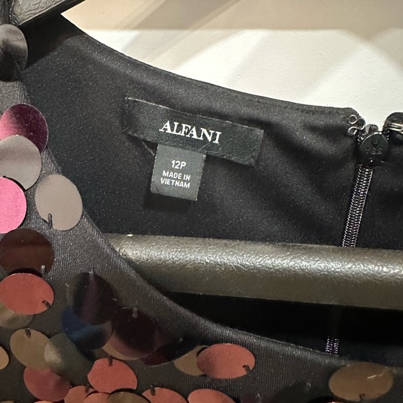 Alfani black shift dress with large sequins - Picture 2 of 5